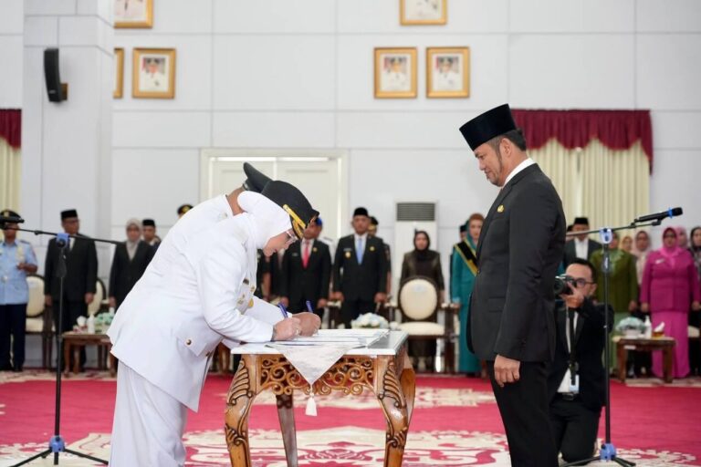 Gubernur Kaltim Lantik Bupati Berau